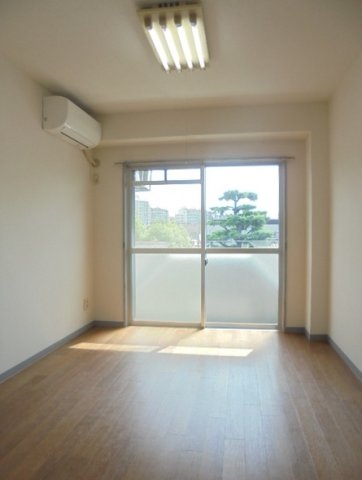 居室・リビング　洋室6帖のお部屋です