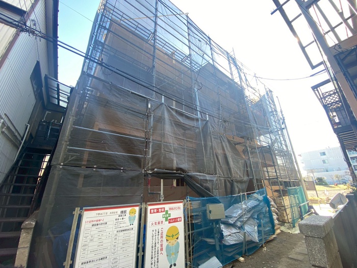 建物外観　建築中