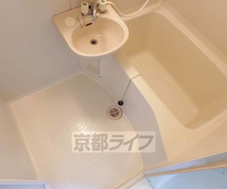 バス・シャワールーム　シャワー付きですよ！