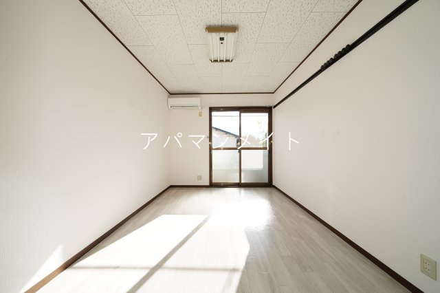 居室・リビング　ゆったり過ごせる居間です