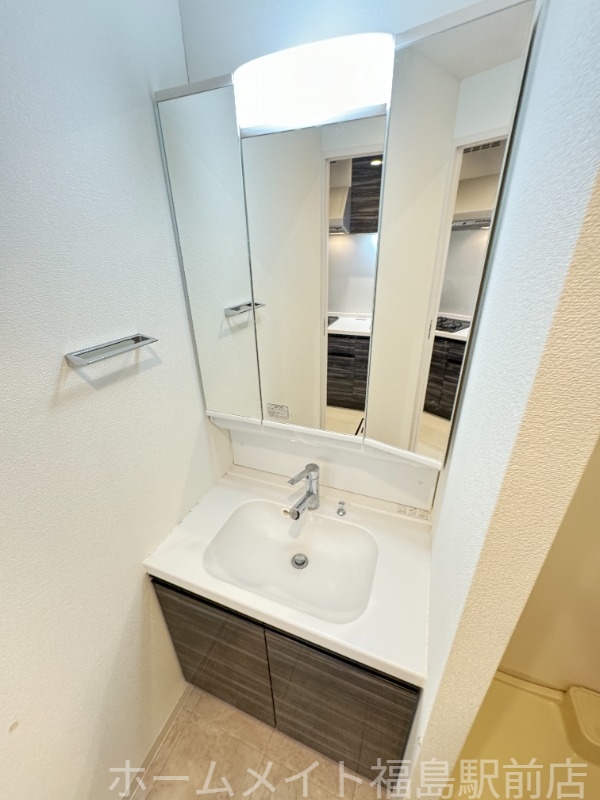 洗面設備　反転タイプ