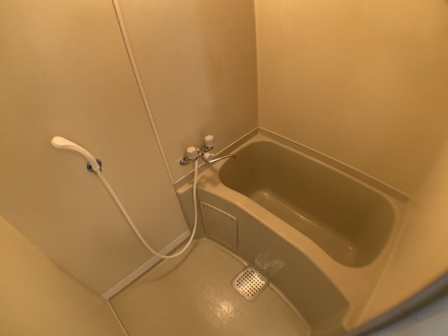 バス・シャワールーム　バストイレ別でオススメです！