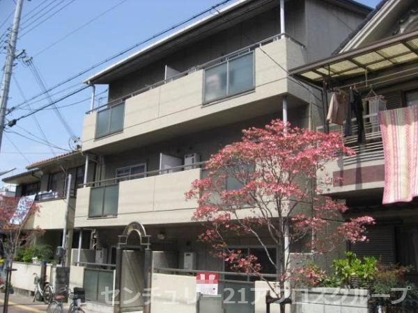 建物外観　最寄の駅から徒歩4分です♪