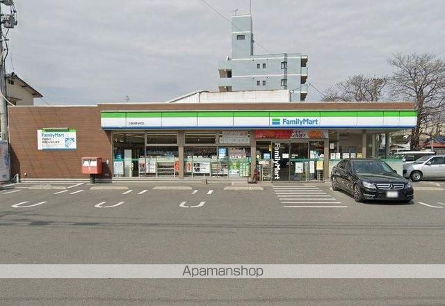 コンビニ　ファミリーマート（コンビニ）まで38m