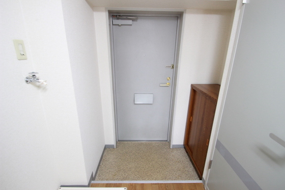 玄関　※別部屋の写真です