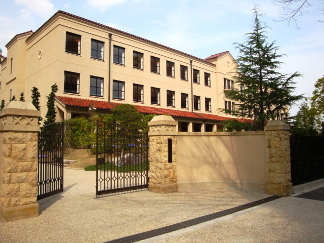 小学校　関西学院初等部（小学校）まで1208m