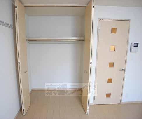 収納　奥行きも十分ございます