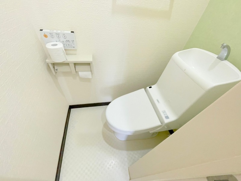 トイレ　ウォシュレット付きで快適な環境です♪