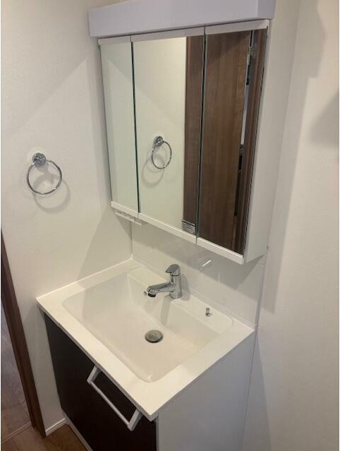 洗面設備　身支度に欠かせない独立洗面台♪