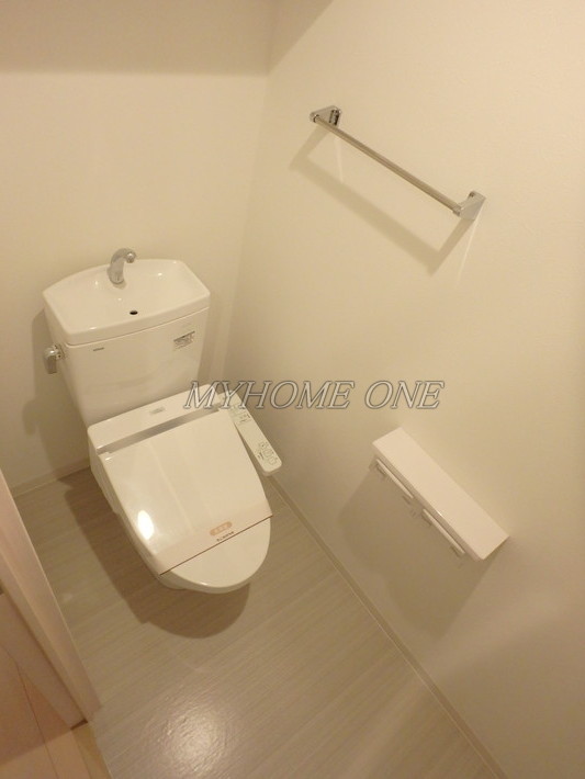 トイレ　温水洗浄便座