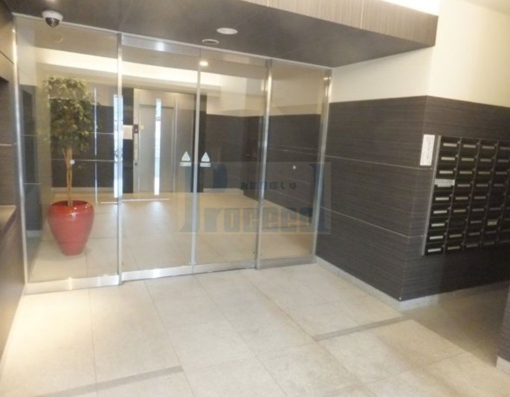 エントランス　きれいなエントランス！