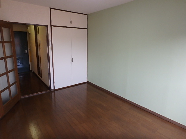 収納　収納１間分、天袋あり