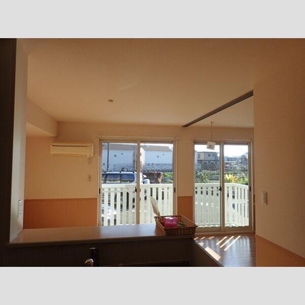 居室・リビング　こちらの居間で趣味の時間をお楽しみください