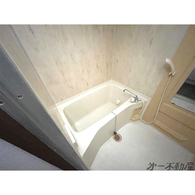 バス・シャワールーム　バスルーム