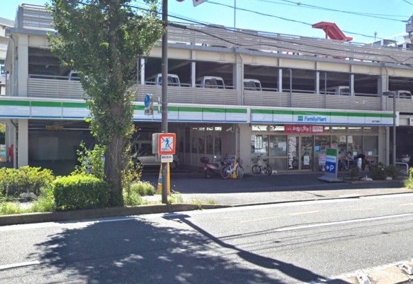 コンビニ　ファミリーマート 横浜千歳橋店（コンビニ）まで302m