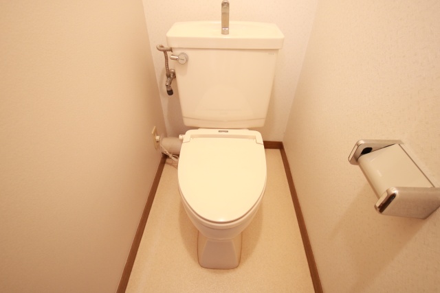 トイレ　※別室の参考写真の為、現況優先です。