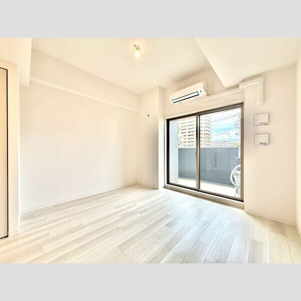 居室・リビング　モニター付きインターホンで訪問者を視認可！