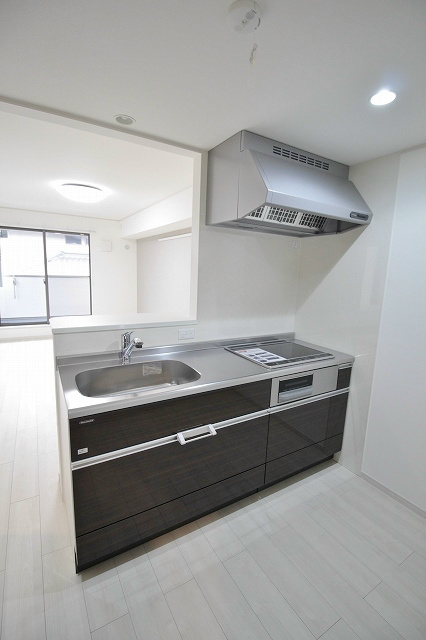 キッチン　3口IHシステムキッチン