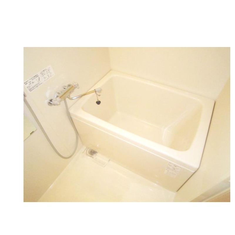 バス・シャワールーム　お風呂とトイレは別です。