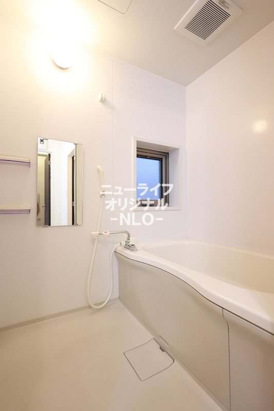 バス・シャワールーム　ゆっくりバスタイムを楽しめる追い焚き給湯付き☆