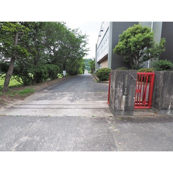 中学校　下関市立木屋川中学校（中学校）まで1808m