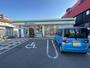 コンビニ　ファミリーマート 富田林喜志駅前店（コンビニ）まで66m
