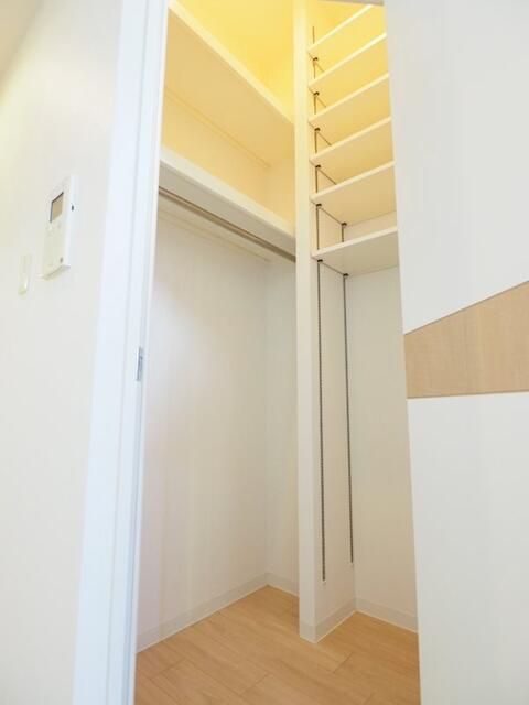 収納　※別部屋の写真です
