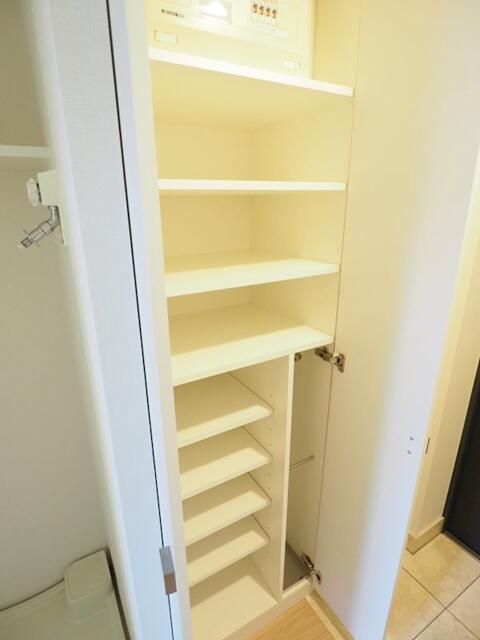 玄関　※別部屋の写真です