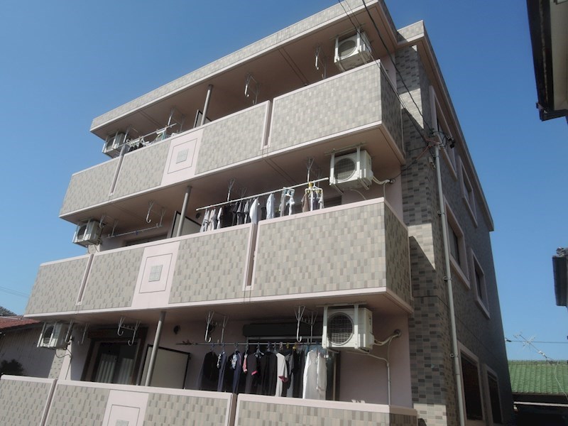 建物外観　地震に強い鉄筋コンクリート造り！