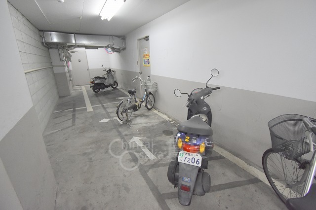 その他　バイク置き場