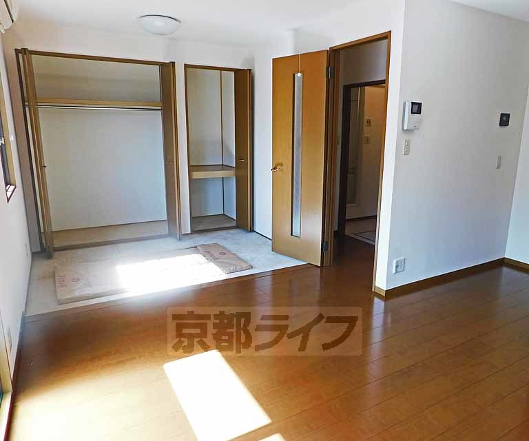 居室・リビング　畳スペースもあるリビング！