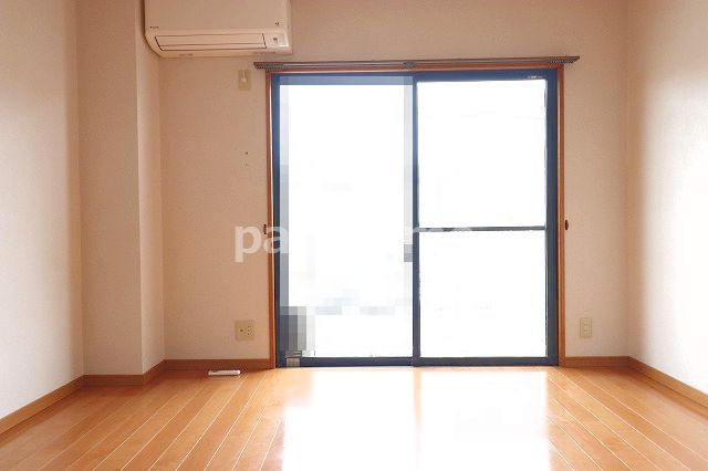 居室・リビング　きれいな洋室です