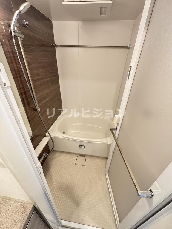 バス・シャワールーム　反転タイプ参考写真