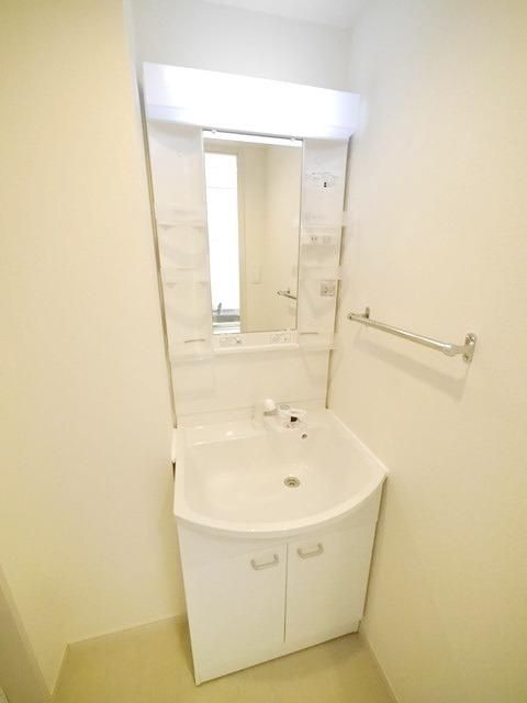 洗面設備　★忙しい朝に重宝できる独立洗面台★