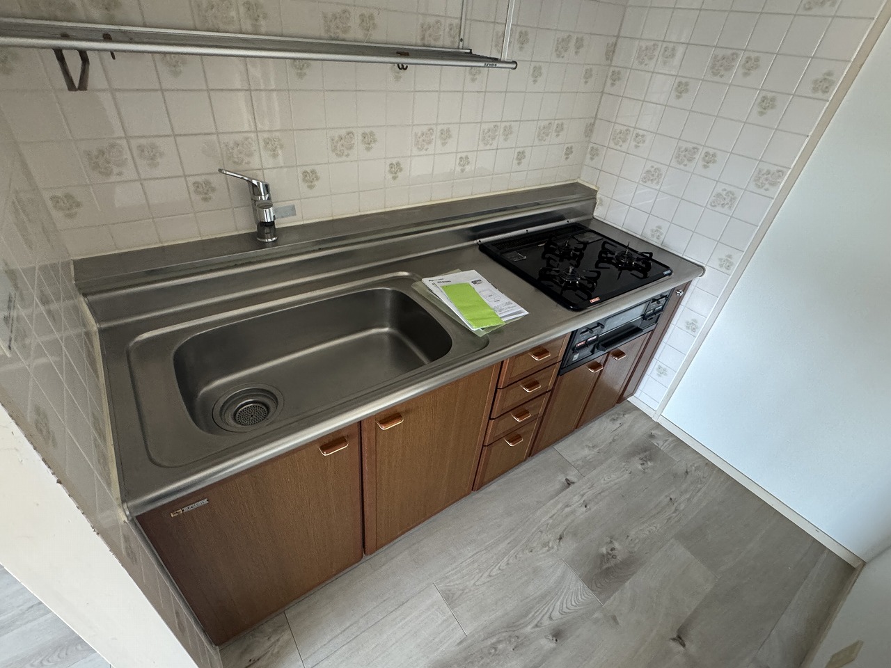 キッチン　※別部屋参考写真