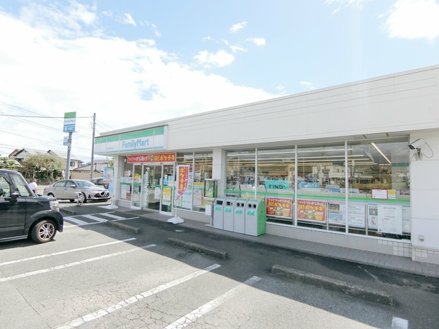 コンビニ　ファミリーマート富士宮田中町店（コンビニ）まで828m