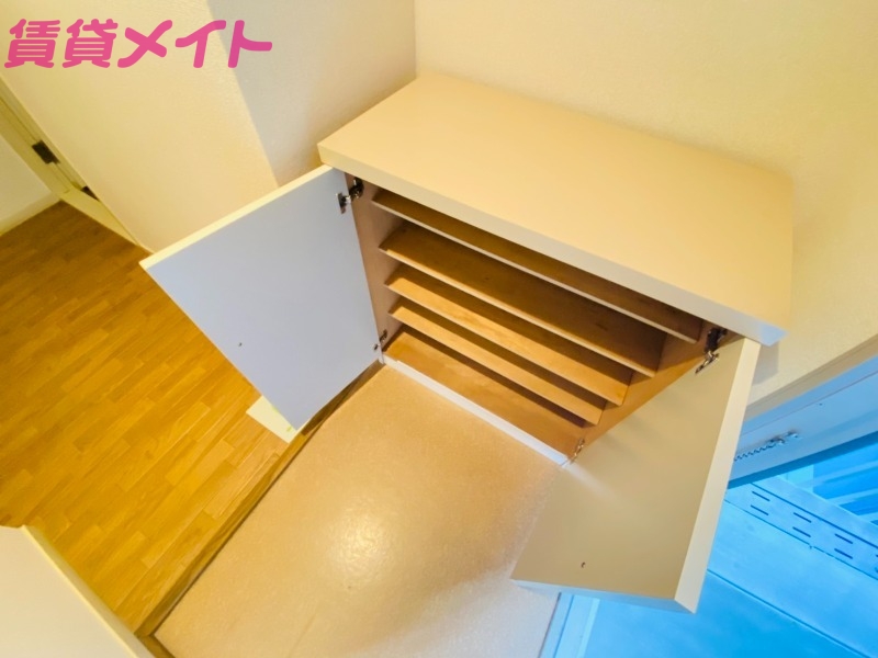 玄関　同タイプ別部屋写真