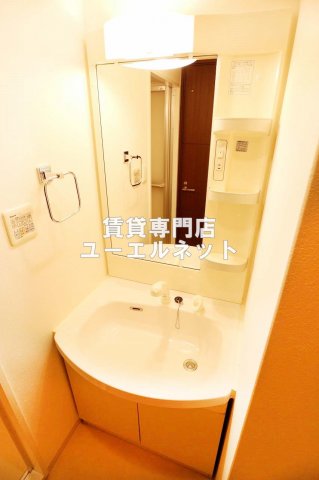 洗面設備　清潔感ある独立洗面台で毎日気持ちよく♪