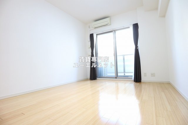 居室・リビング　ゆったりとくつろげる、落ち着きのある居室空間です