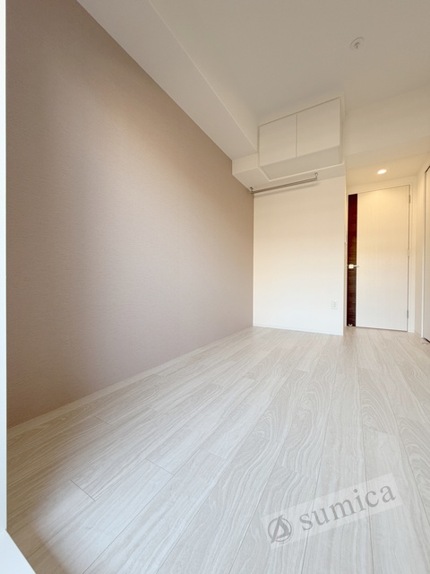 居室・リビング　階数により内装色が異なります