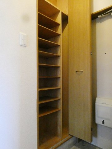 その他設備　下足箱