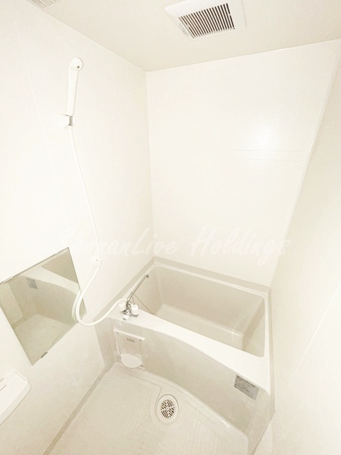 バス・シャワールーム　清潔感のあるお風呂です♪