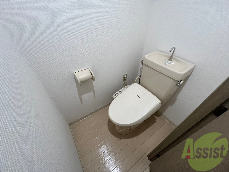 トイレ　トイレは温水洗浄便座付きになっているので快適です