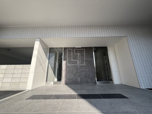 エントランス　プレサンスNEO九条ディアシス　エントランス