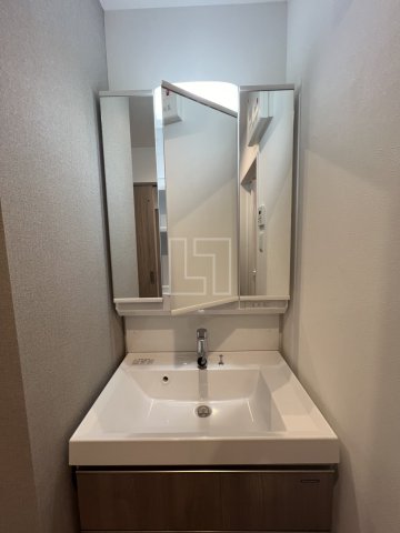 洗面設備　プレサンスNEO九条ディアシス　独立洗面台