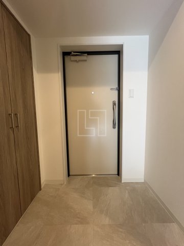 玄関　プレサンスNEO九条ディアシス　玄関