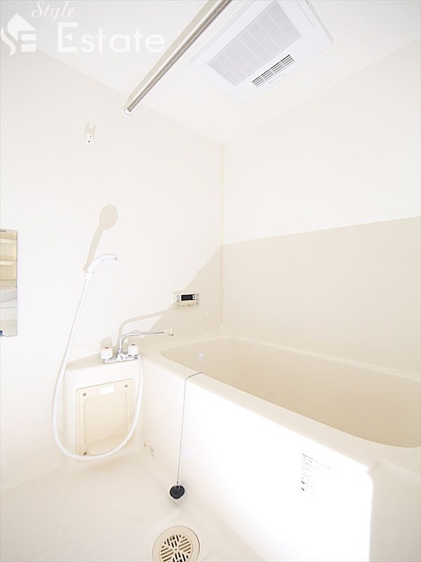 バス・シャワールーム　バスルーム