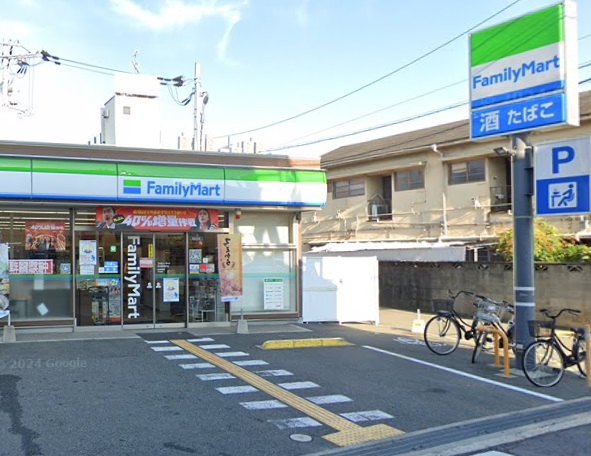 コンビニ　ファミリーマート 吹田豊津町店（コンビニ）まで388m