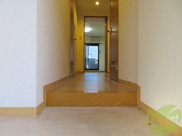 玄関　玄関から見た景色はこちらです。イメージできますか。