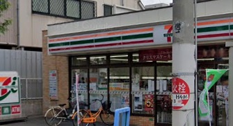コンビニ　セブンイレブン（コンビニ）まで426m